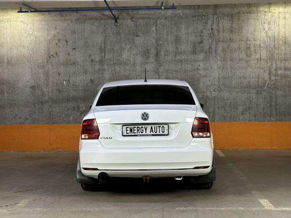 Volkswagen Polo V Рестайлинг с пробегом 2015 года, цена 1 015 000 рублей, 124259 км, седан, Автокод Объявления