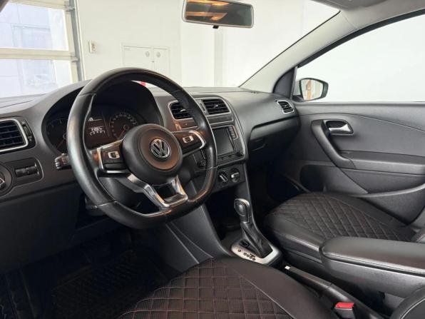 Volkswagen Polo V Рестайлинг с пробегом 2019 года, цена 1 180 000 рублей, 212439 км, седан, Автокод Объявления