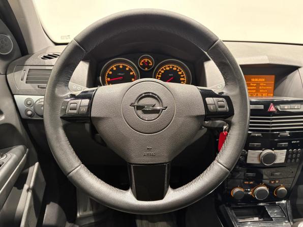 Opel Astra H Рестайлинг с пробегом 2013 года, цена 579 000 рублей, 219725 км, универсал, Автокод Объявления