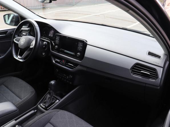 Volkswagen Polo VI с пробегом 2022 года, цена 1 647 000 рублей, 120570 км, лифтбек, Автокод Объявления