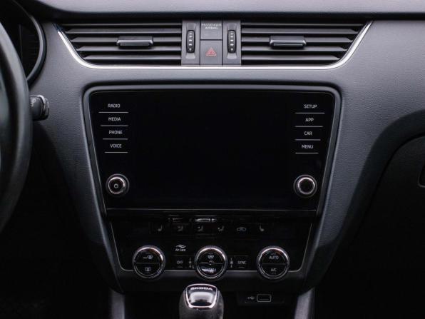 Skoda Octavia III (A7) Рестайлинг с пробегом 2019 года, цена 1 808 000 рублей, 126246 км, лифтбек, Автокод Объявления