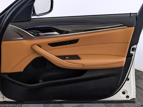 BMW 5 серии VII (G30/G31/G38) Рестайлинг с пробегом 2021 года, цена 4 600 000 рублей, 43290 км, седан, Автокод Объявления