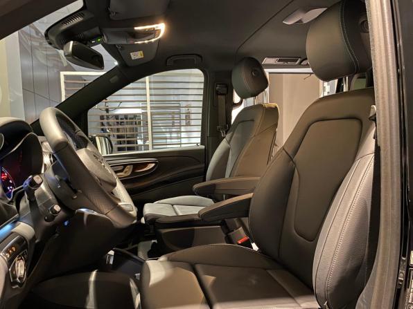 Mercedes-Benz V-Класс III (W447) Рестайлинг 2 с пробегом 2023 года, цена 15 950 000 рублей, 10 км, минивэн, Автокод Объявления