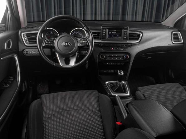 Kia Ceed III с пробегом 2018 года, цена 1 699 000 рублей, 42952 км, хэтчбек, Автокод Объявления