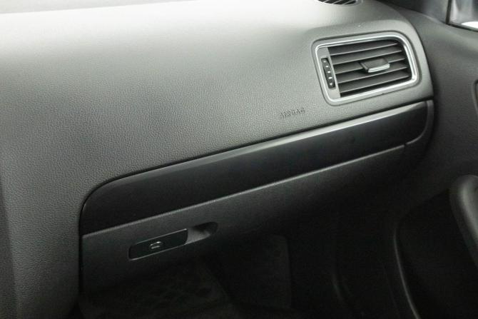 Volkswagen Jetta VI с пробегом 2012 года, цена 639 000 рублей, 300254 км, седан, Автокод Объявления