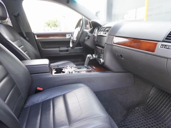 Volkswagen Touareg I Рестайлинг с пробегом 2009 года, цена 1 163 000 рублей, 316193 км, внедорожник, Автокод Объявления