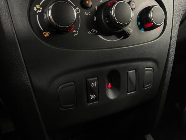Renault Sandero II Рестайлинг с пробегом 2018 года, цена 1 233 000 рублей, 65043 км, хэтчбек, Автокод Объявления