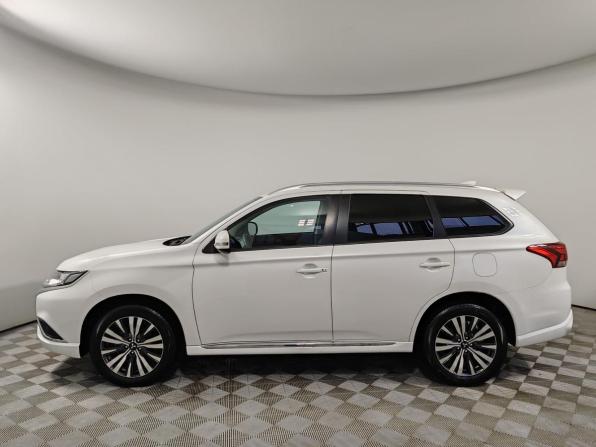 Mitsubishi Outlander III Рестайлинг 3 с пробегом 2022 года, цена 2 549 000 рублей, 35133 км, внедорожник, Автокод Объявления