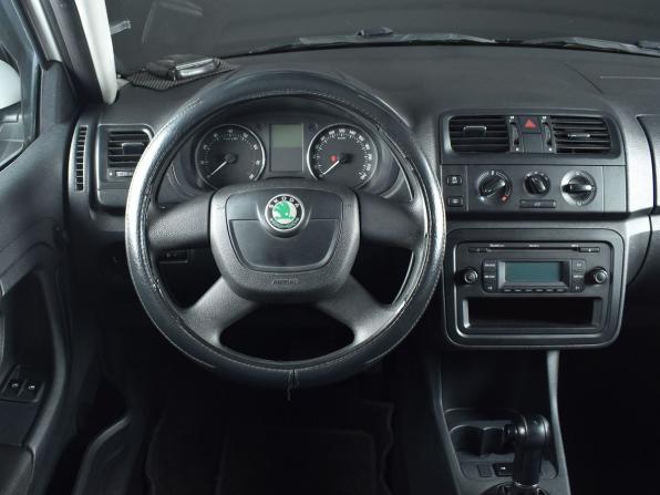 Skoda Fabia II Рестайлинг с пробегом 2012 года, цена 674 995 рублей, 153676 км, хэтчбек, Автокод Объявления