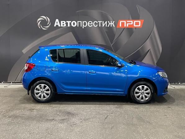 Renault Sandero II с пробегом 2017 года, цена 950 000 рублей, 98276 км, хэтчбек, Автокод Объявления
