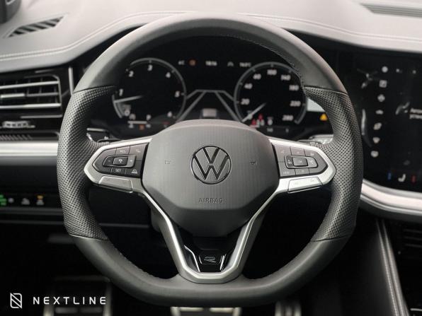 Новый Volkswagen Touareg III Рестайлинг 2025 года, цена 15 690 000 рублей, внедорожник, Автокод Объявления