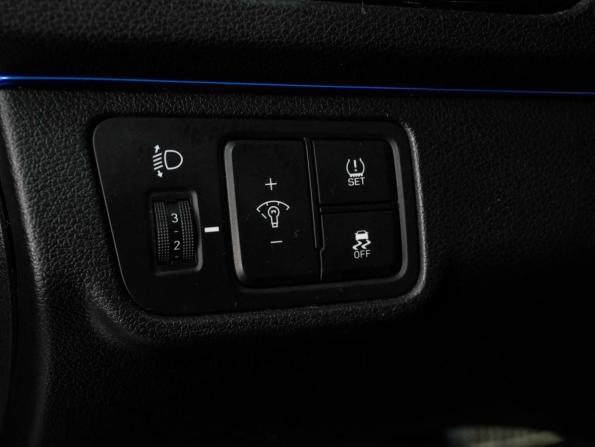 Hyundai Solaris II с пробегом 2017 года, цена 1 349 000 рублей, 162722 км, седан, Автокод Объявления