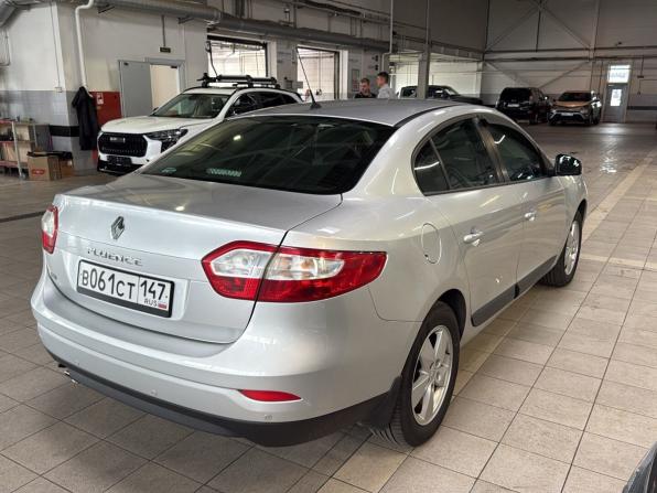 Renault Fluence I с пробегом 2010 года, цена 550 000 рублей, 210117 км, седан, Автокод Объявления