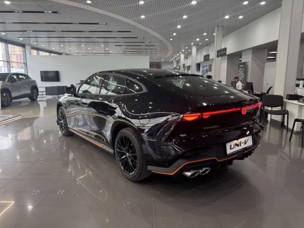 Новый Changan UNI-V I Рестайлинг 2 2026 года, цена 3 628 745 рублей, лифтбек, Автокод Объявления
