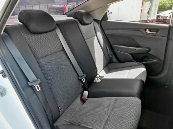 Hyundai Solaris II с пробегом 2017 года, цена 1 345 000 рублей, 122511 км, седан, Автокод Объявления