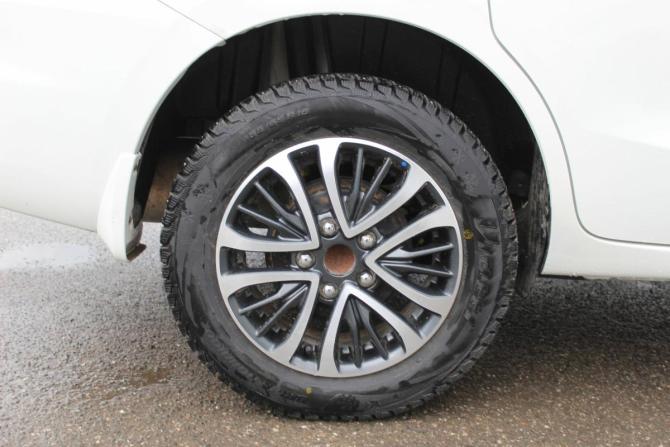Suzuki Ertiga II Рестайлинг с пробегом 2023 года, цена 2 200 000 рублей, 46000 км, минивэн, Автокод Объявления