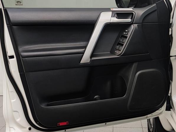 Toyota Land Cruiser Prado 150 Series Рестайлинг 2 с пробегом 2019 года, цена 5 255 000 рублей, 120799 км, внедорожник, Автокод Объявления