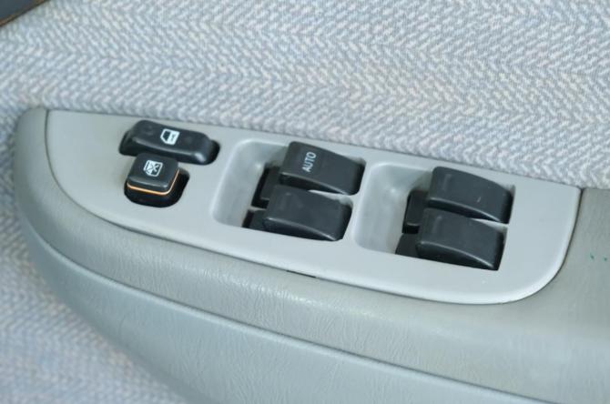 Toyota Raum I с пробегом 2000 года, цена 299 000 рублей, 327000 км, компактвэн, Автокод Объявления