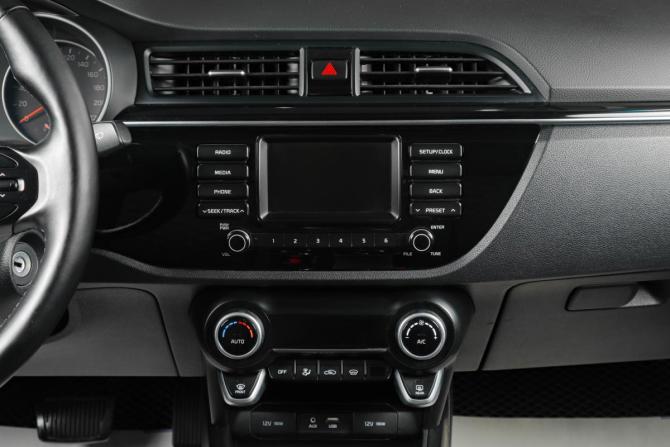Kia Rio IV с пробегом 2017 года, цена 1 379 000 рублей, 98369 км, седан, Автокод Объявления