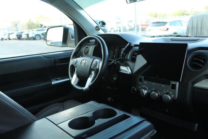 Toyota Tundra II Рестайлинг с пробегом 2018 года, цена 7 600 000 рублей, 68415 км, пикап, Автокод Объявления