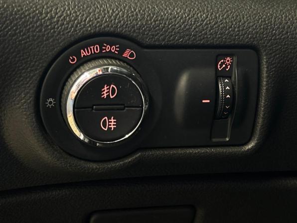 Opel Astra J Рестайлинг с пробегом 2012 года, цена 799 000 рублей, 194442 км, седан, Автокод Объявления