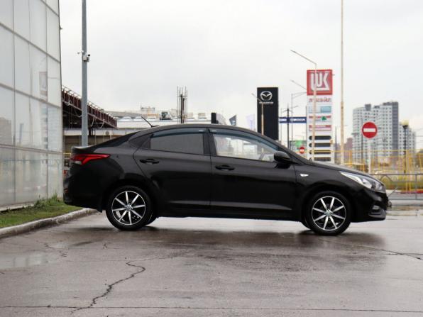 Hyundai Solaris II с пробегом 2017 года, цена 1 200 000 рублей, 155073 км, седан, Автокод Объявления
