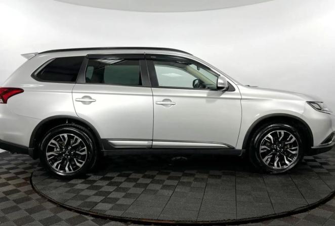 Mitsubishi Outlander III Рестайлинг 3 с пробегом 2021 года, цена 2 255 000 рублей, 141983 км, внедорожник, Автокод Объявления