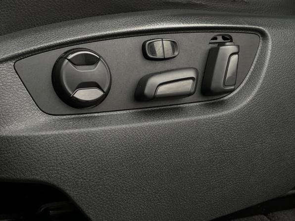Volkswagen Touareg II с пробегом 2013 года, цена 2 100 000 рублей, 302516 км, внедорожник, Автокод Объявления