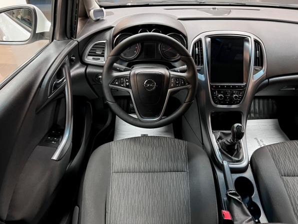 Opel Astra J Рестайлинг с пробегом 2014 года, цена 790 000 рублей, 160833 км, хэтчбек, Автокод Объявления