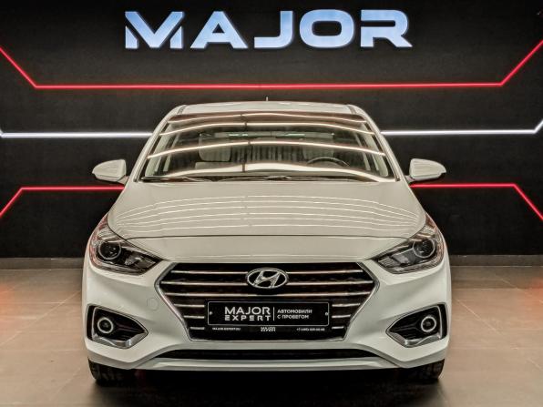 Hyundai Solaris II с пробегом 2017 года, цена 1 380 000 рублей, 76268 км, седан, Автокод Объявления