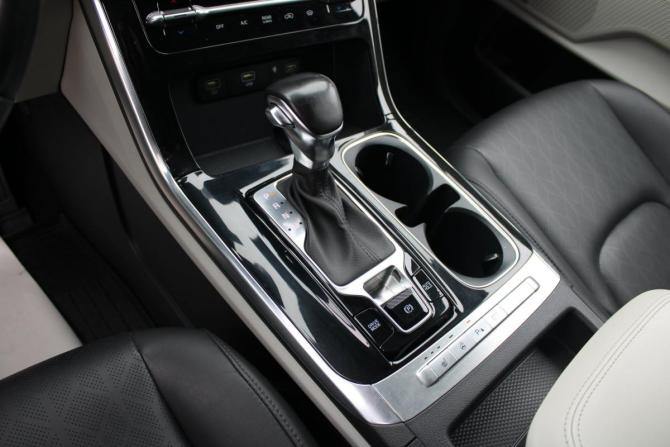 Kia Carnival IV Рестайлинг с пробегом 2023 года, цена 4 529 000 рублей, 46702 км, минивэн, Автокод Объявления