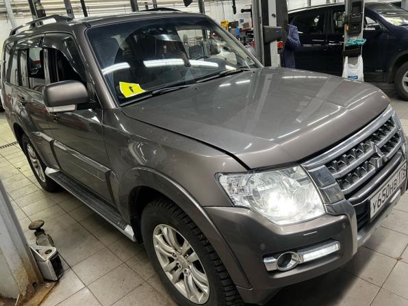 Mitsubishi Pajero IV Рестайлинг 2 с пробегом 2015 года, цена 2 550 000 рублей, 174000 км, внедорожник, Автокод Объявления
