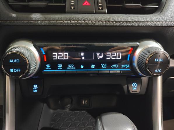 Toyota RAV4 V (XA50) с пробегом 2022 года, цена 3 450 000 рублей, 47231 км, внедорожник, Автокод Объявления