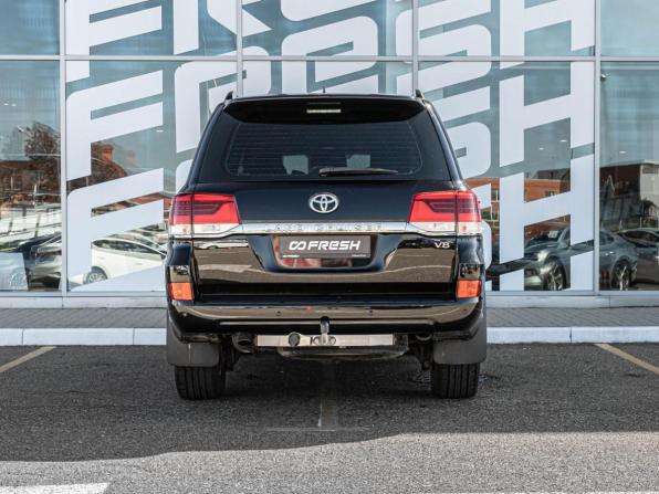 Toyota Land Cruiser 200 Series Рестайлинг 2 с пробегом 2019 года, цена 7 699 000 рублей, 134154 км, внедорожник, Автокод Объявления