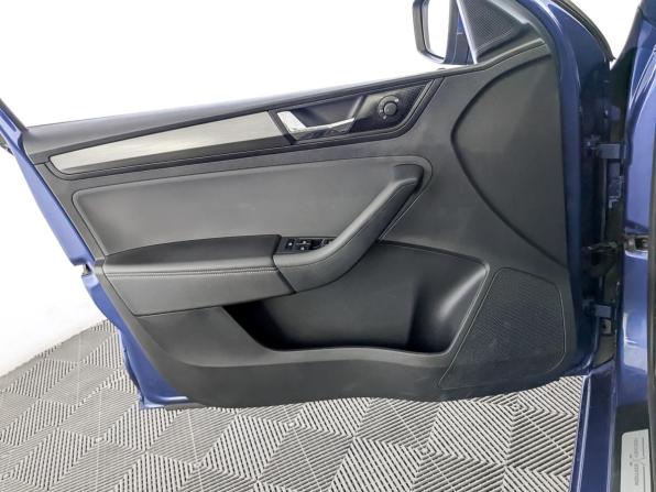 Skoda Rapid I Рестайлинг с пробегом 2019 года, цена 1 425 000 рублей, 90476 км, лифтбек, Автокод Объявления