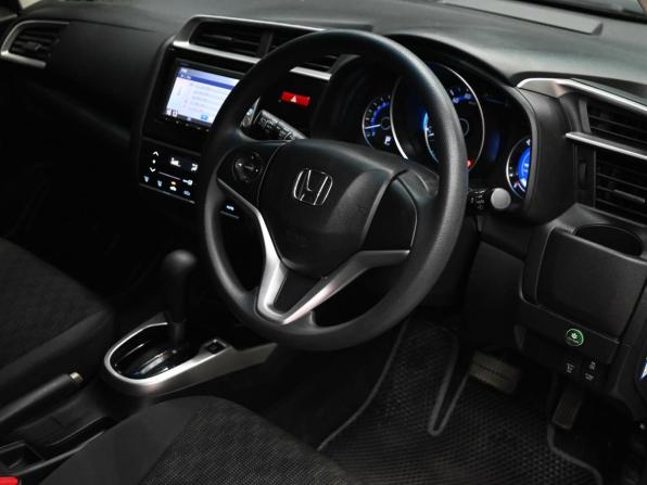 Honda Fit III с пробегом 2014 года, цена 1 100 000 рублей, 84084 км, хэтчбек, Автокод Объявления