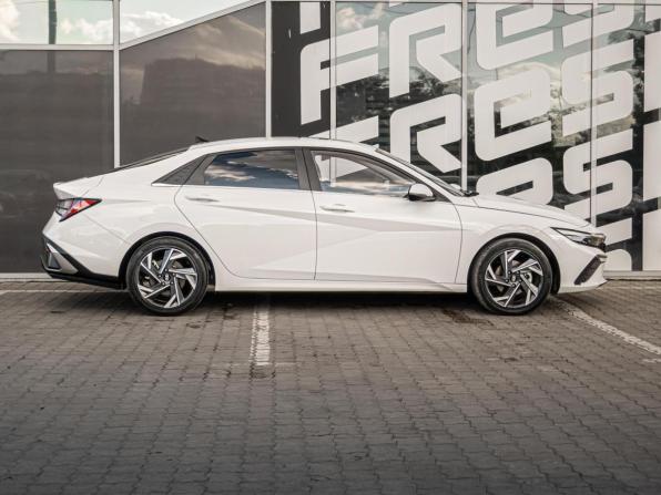 Hyundai Elantra VII (CN7) Рестайлинг с пробегом 2023 года, цена 2 070 000 рублей, 48846 км, седан, Автокод Объявления