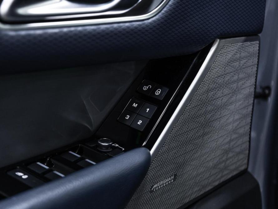 Land Rover Range Rover Velar I Санкт-Петербург  - изображение 28