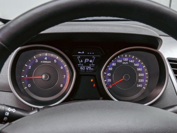 Hyundai Elantra VI (AD) с пробегом 2015 года, цена 1 325 000 рублей, 160129 км, седан, Автокод Объявления