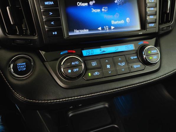 Toyota RAV4 IV (XA40) Рестайлинг с пробегом 2019 года, цена 2 649 000 рублей, 110083 км, внедорожник, Автокод Объявления