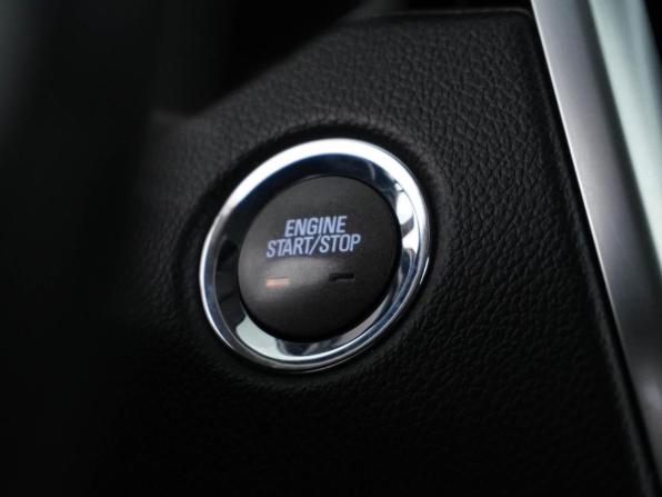 Cadillac SRX II с пробегом 2011 года, цена 1 097 779 рублей, 137868 км, внедорожник, Автокод Объявления