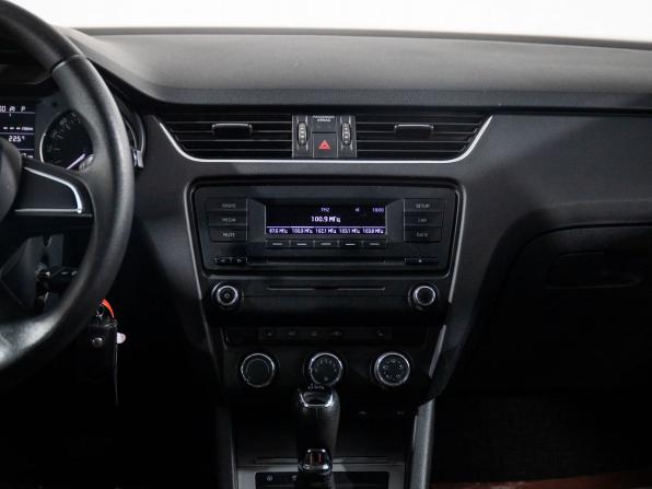 Skoda Octavia III (A7) с пробегом 2013 года, цена 975 000 рублей, 220997 км, лифтбек, Автокод Объявления