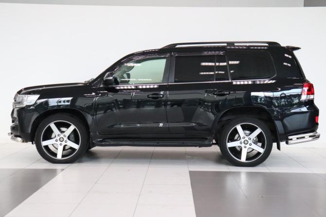 Toyota Land Cruiser 200 Series Рестайлинг 2 с пробегом 2019 года, цена 6 291 000 рублей, 180904 км, внедорожник, Автокод Объявления