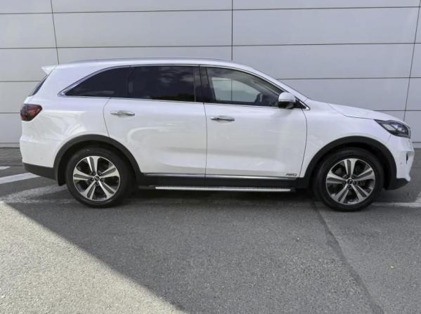 Kia Sorento II Рестайлинг с пробегом 2018 года, цена 2 455 000 рублей, 215000 км, внедорожник, Автокод Объявления