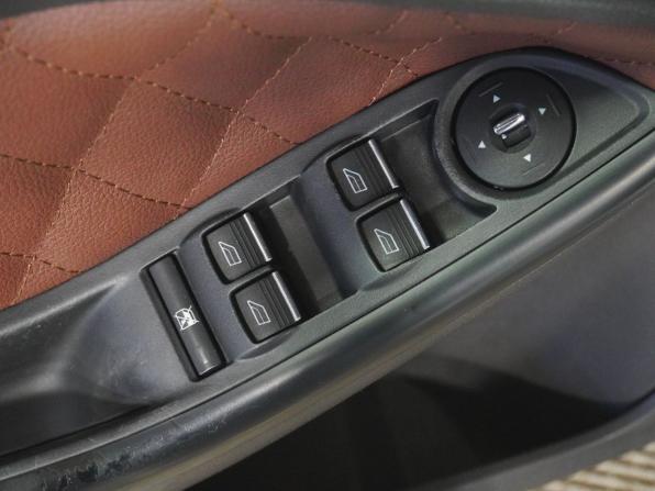 Ford Focus III с пробегом 2014 года, цена 579 000 рублей, 303770 км, хэтчбек, Автокод Объявления