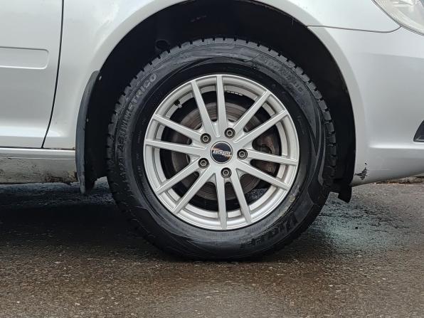Skoda Octavia II (A5) Рестайлинг с пробегом 2011 года, цена 699 000 рублей, 95243 км, лифтбек, Автокод Объявления