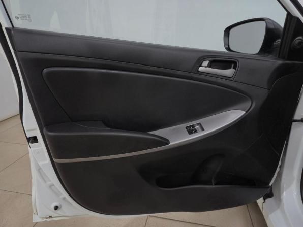 Hyundai Solaris I Рестайлинг с пробегом 2014 года, цена 890 000 рублей, 127210 км, седан, Автокод Объявления