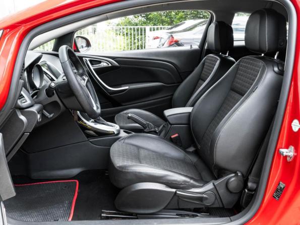 Opel Astra J Рестайлинг с пробегом 2013 года, цена 870 000 рублей, 188554 км, хэтчбек, Автокод Объявления
