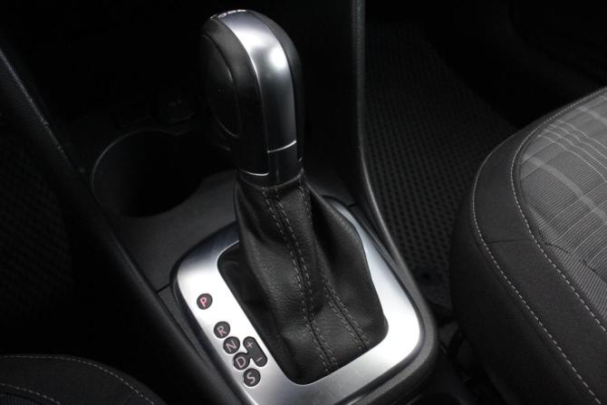 Volkswagen Polo V Рестайлинг с пробегом 2018 года, цена 1 550 000 рублей, 101059 км, седан, Автокод Объявления