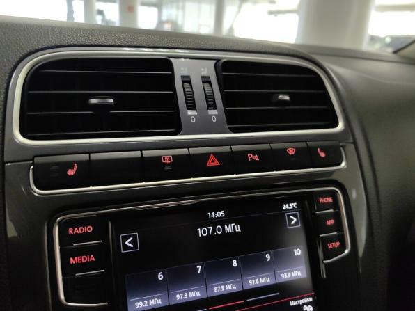 Volkswagen Polo V Рестайлинг с пробегом 2018 года, цена 804 000 рублей, 212000 км, седан, Автокод Объявления